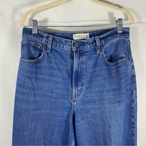 Abercrombie & Fitch 90’s Straight Ultra High Rise Blue Jeans